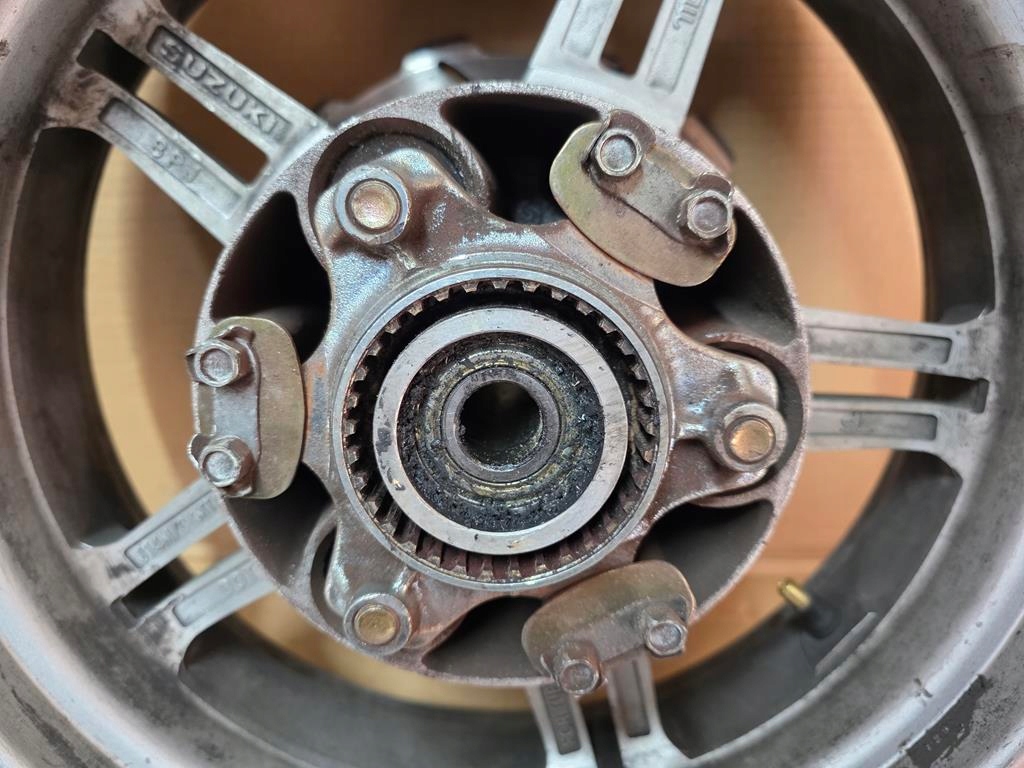 Suzuki Burgman ένα 650 02-12 κοντά στο πίσω χείλος Product image