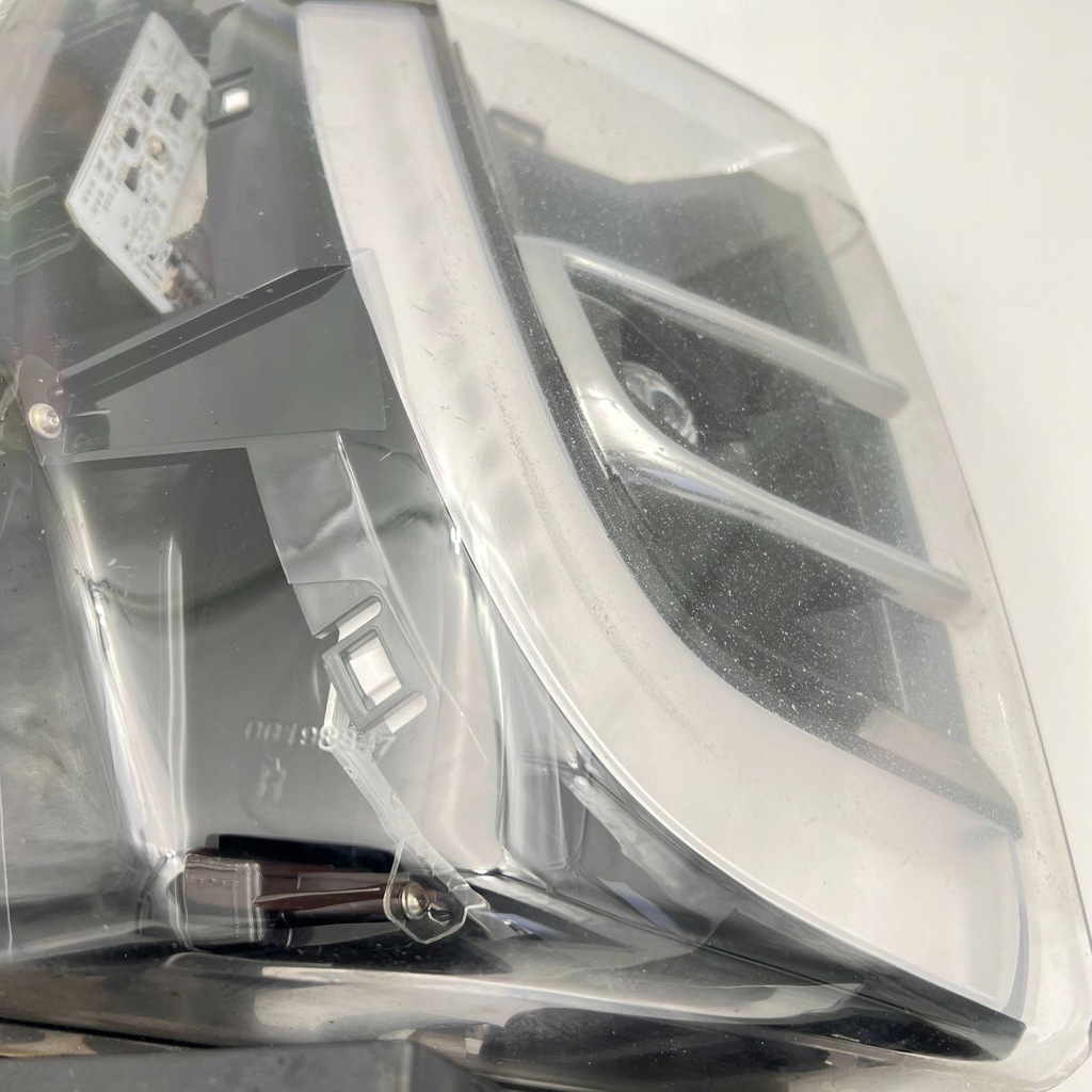 Tesla Model X HALOGEN LED DRL RIGHT 103433100A Product image