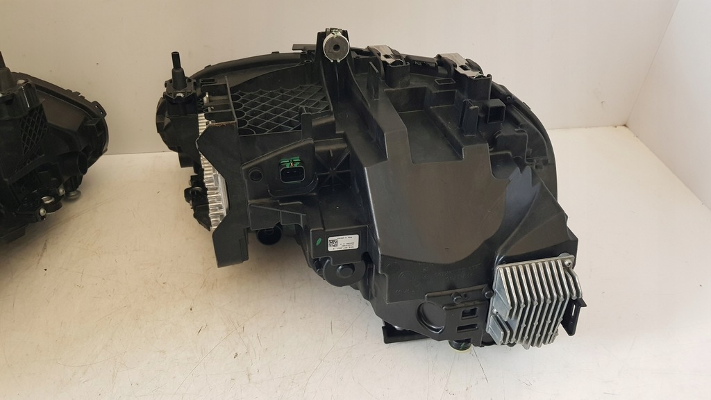 ΜΠΡΟΣ ΦΩΤΙΣΤΙΚΟ ΜΠΡΟΣ ΑΡΙΣΤΕΡΟ ΔΕΞΙ BMW M2 G87 ΜΑΥΡΟ ΟΛΟΚΛΗΡΩΜΕΝΟ 9503470 9503469 Product image