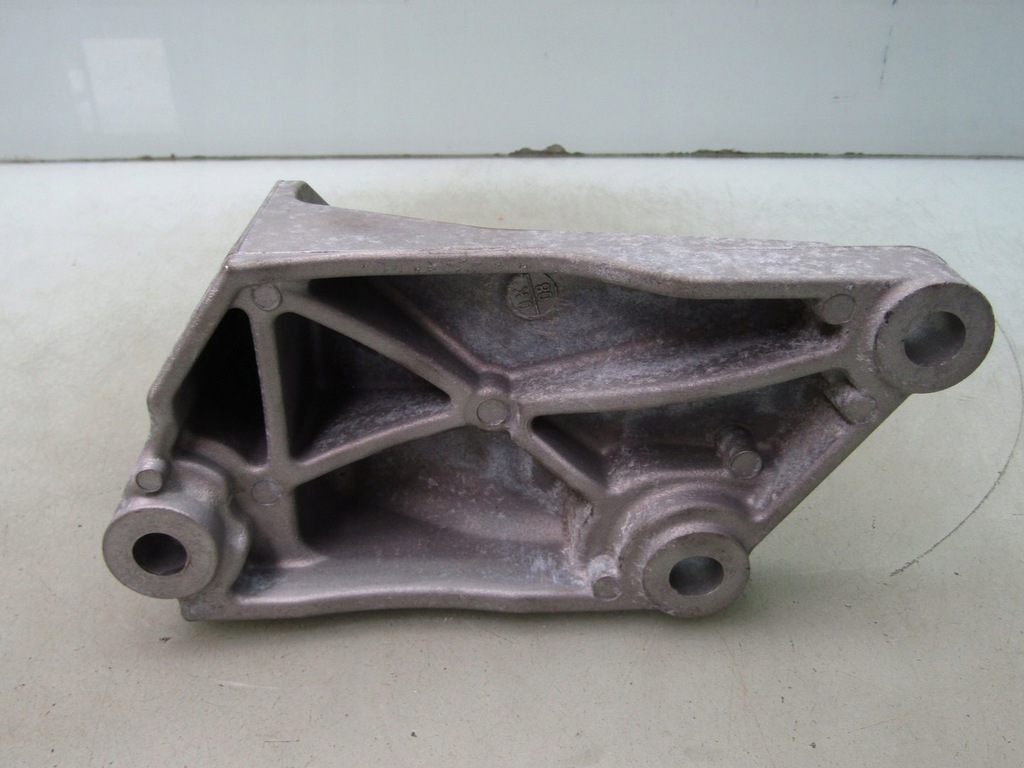 LEAF II ZE1 21R Στήριγμα ΚΙΝΗΤΗΡΑ ΜΠΡΟΣ ΔΕΞΙ ΚΙΒΩΤΙΟ Product image