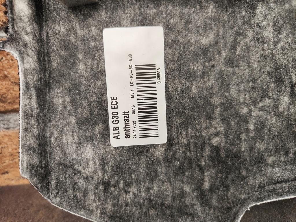 BMW 5 G30 ΠΙΣΩ ΡΑΦΙ ΠΙΣΩ ΑΝΘΡΑΚΙΤΗΣ ΜΑΥΡΟ Product image