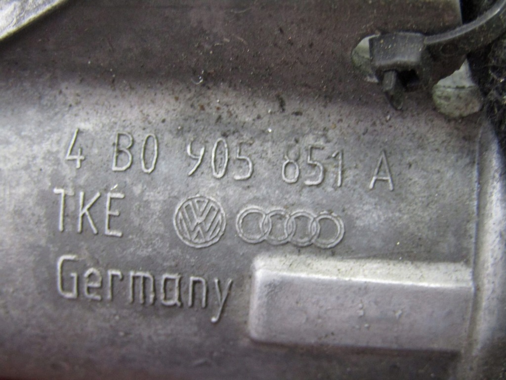 PASSAT B5 1.9 TDI 00R ΔΙΑΚΟΠΤΗΣ ΑΝΑΦΛΕΞΗΣ ΜΕ ΚΛΕΙΔΙ 4B0905851A Product image
