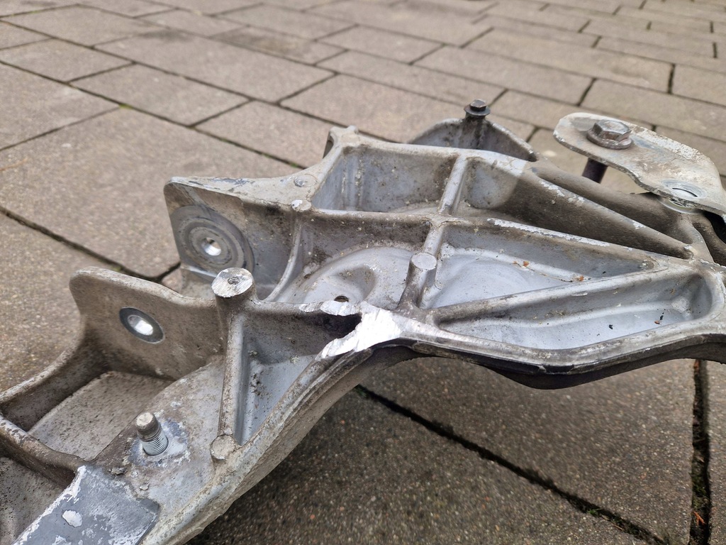 Infiniti Q50 Sled Trolley Front 4ge   2013 Product image