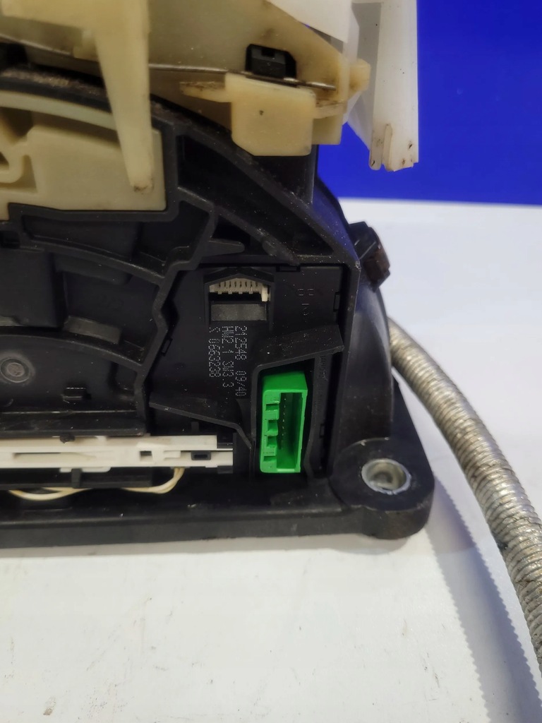 Volvo XC60 2010 Jacks and shifters Product image
