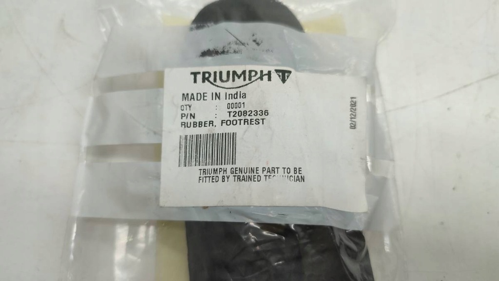 RUBBER FOOTREST TRIUMPH ROCKET III T2082336 Product image