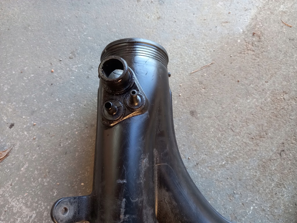 Volvo V80 XC90 T6 Air Hose Pipe 9209953 Product image