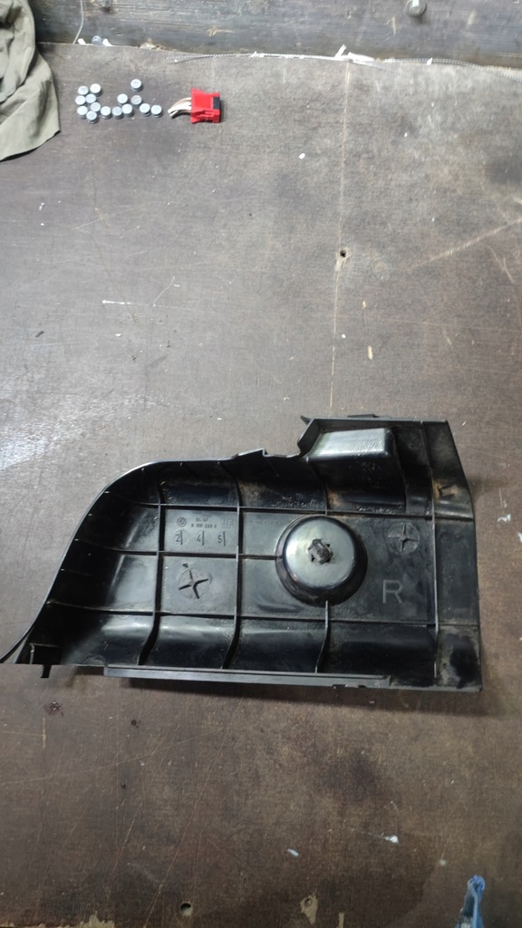 ΚΑΛΥΜΜΑ ΦΩΤΙΣΤΙΚΟ ΔΕΞΙΟ BMW E36 8119236D Product image