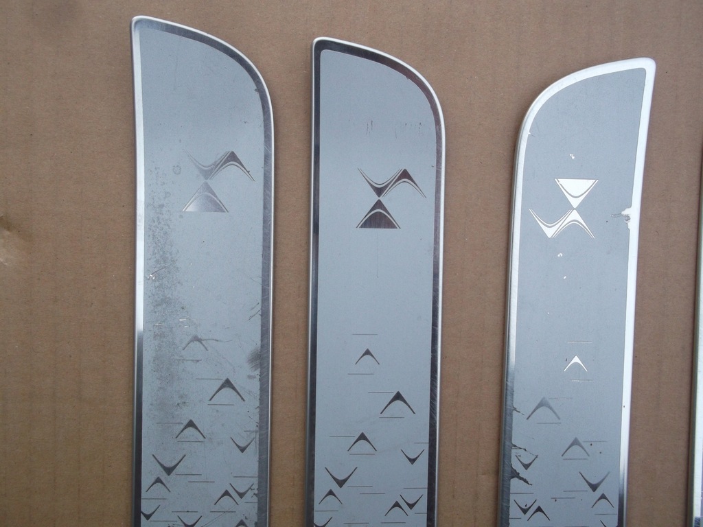 ΕΠΙΚΑΛΥΨΗ ΔΙΑΚΟΣΜΗΤΙΚΗΣ ΟΡΟΥΣ ΤΡΙΠ CITROEN DS4 Product image