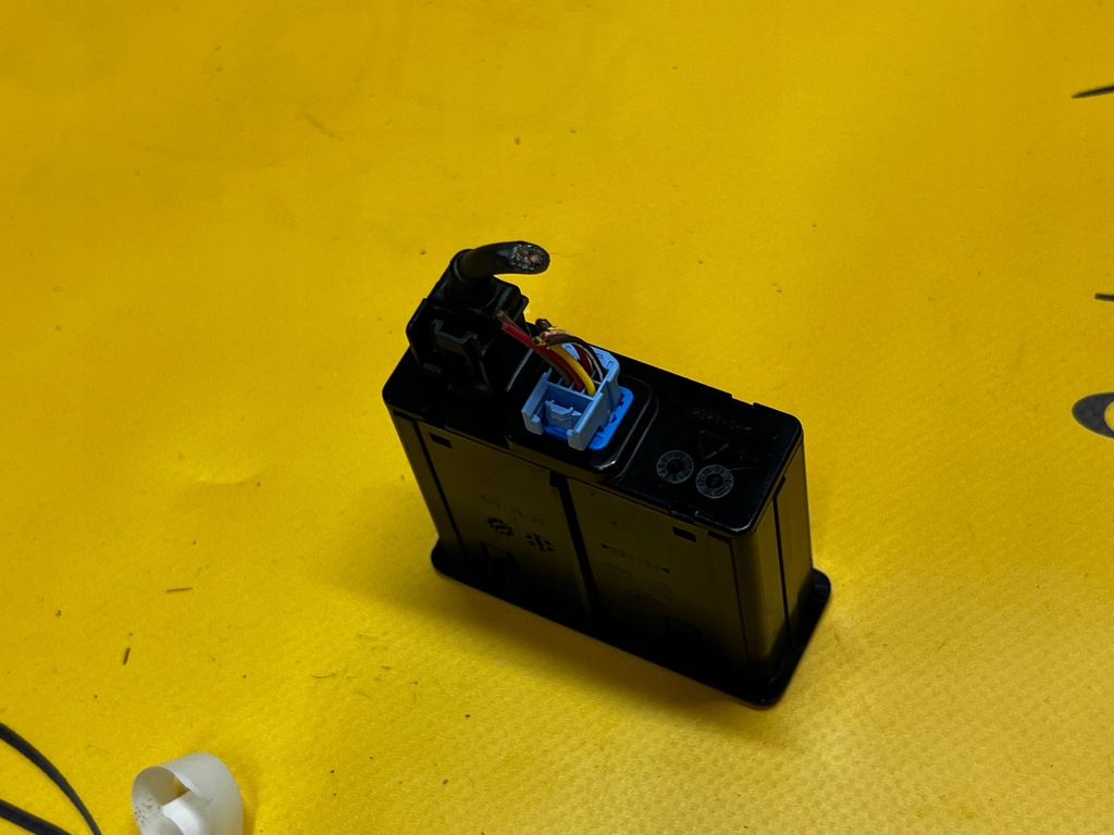 Υποδοχή USB AUX SD RENAULT MEGANE IV Product image