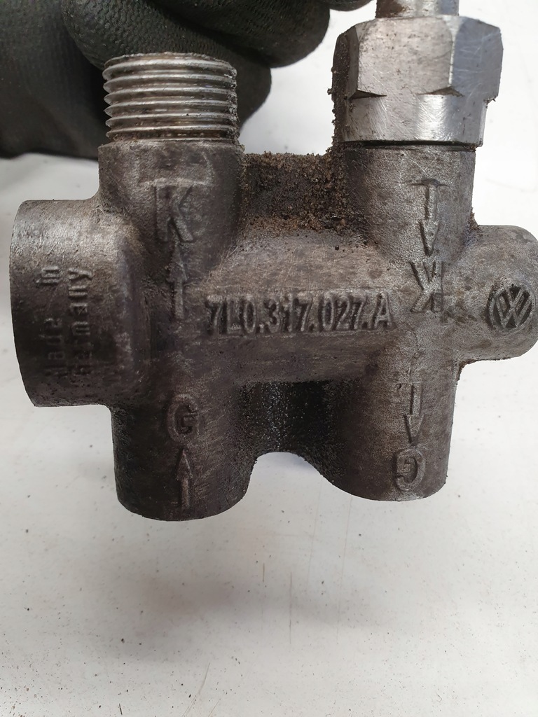ΡΥΘΜΙΣΤΗΣ ΘΕΡΜΟΚΡΑΣΙΑΣ ΛΑΔΙΟΥ AUDI Q7 LIF 7L0317027A Product image