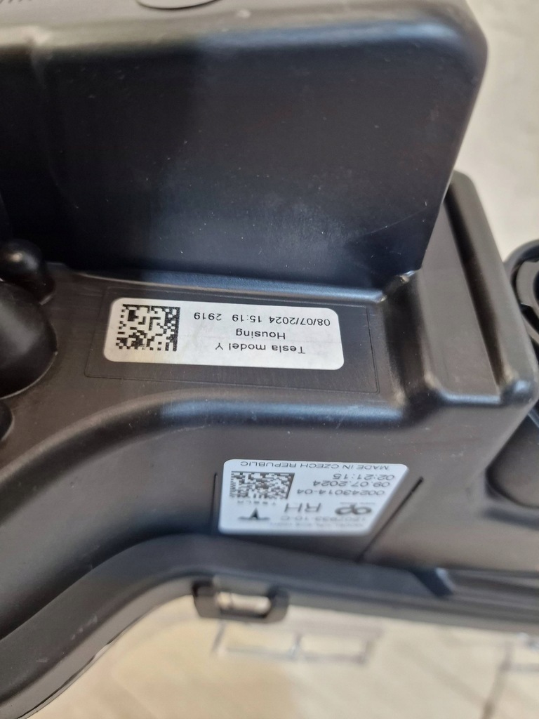 TESLA MODEL 3 Y LIFT HALOGEN RIGHT 1507933-00-C ΠΡΩΤΟΤΥΠΟ ΝΕΑ φώτα ομίχλης Product image