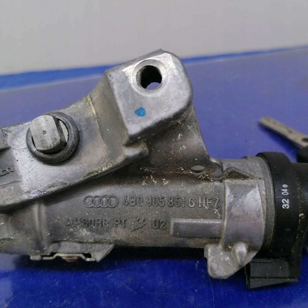 PASSAT B5 FL ΔΙΑΚΟΠΤΗΣ ΑΝΑΦΛΕΞΗΣ ΜΕ ΚΛΕΙΔΙ 4B0905851G Product image