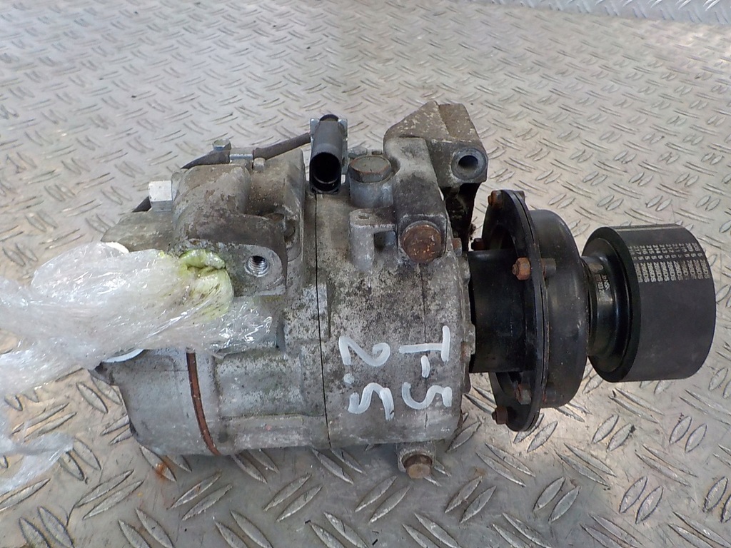 VW T5 2.5 TDI COMPRESSOR ΣΥΜΠΙΕΣΤΗΣ ΚΛΙΜΑΤΙΣΜΟΥ Product image