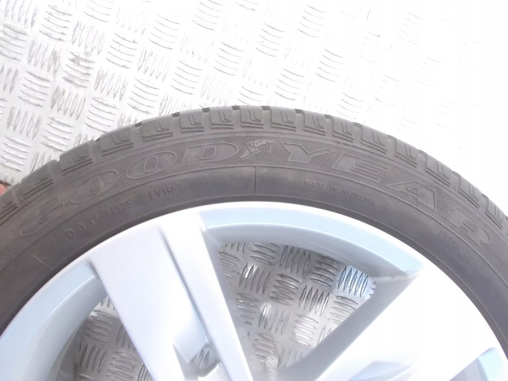 GOODYEAR VECTOR 4SEASONS ΕΛΑΣΤΙΚΟ 205/50/17 93V 2018 ΟΛΗ ΤΗΝ ΣΕΖΟΝ Product image