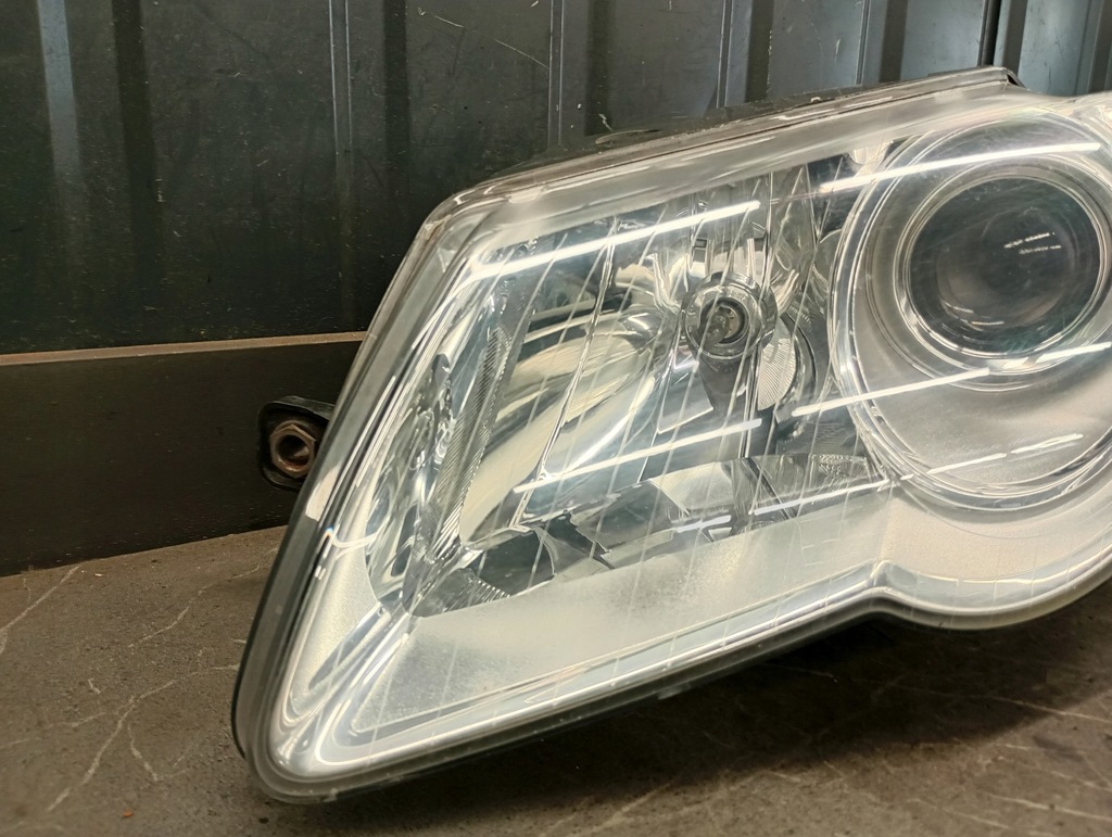 3C0941005Q Αριστερά προβολέας VW Passat B6 Hella Product image