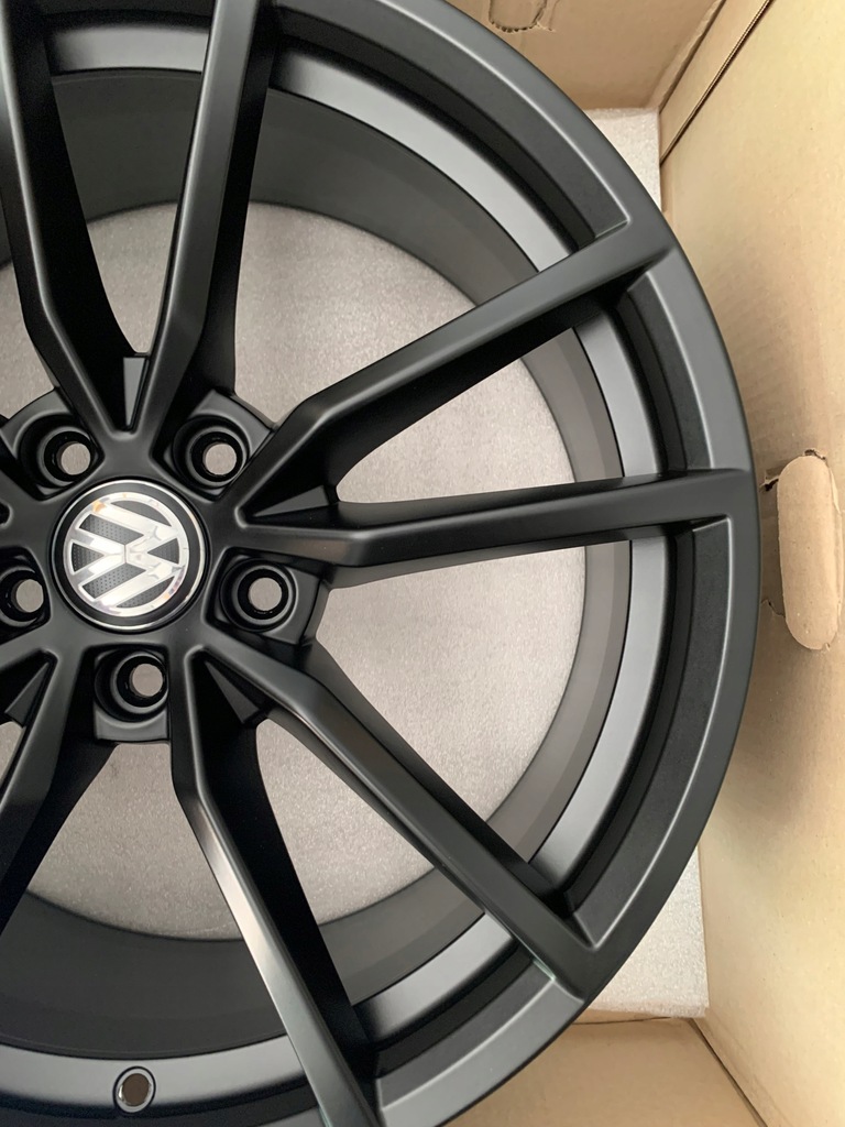19” Felgi VW Golf Pretoria Komplet 8J ET50 Czarny Mat 5G0601025AJ/CK Product image