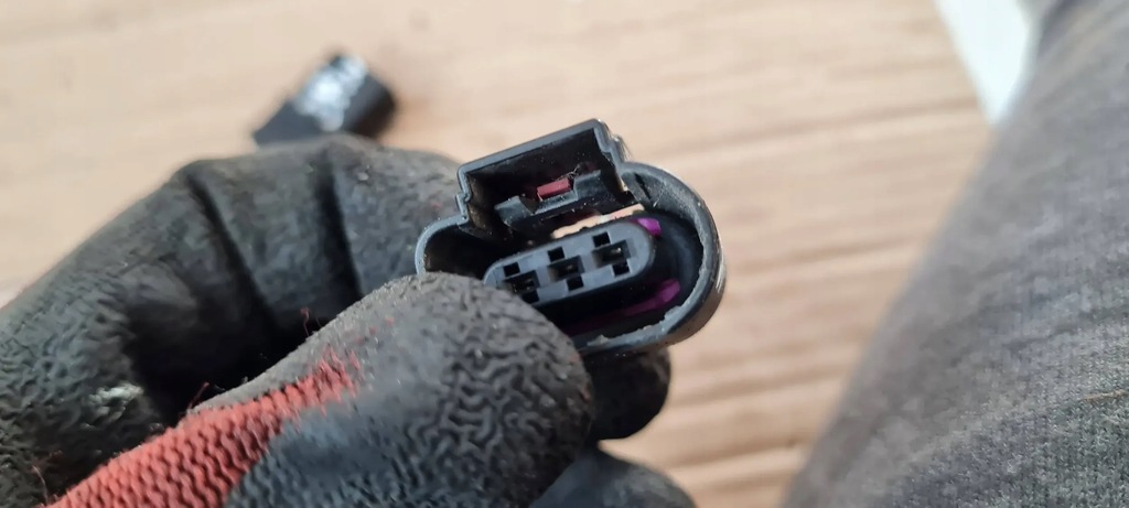A5 8W PLUG CUBE 1J0973803 VW AUDI A4 B9 8W A5 Q7 4M Q5 80A Product image