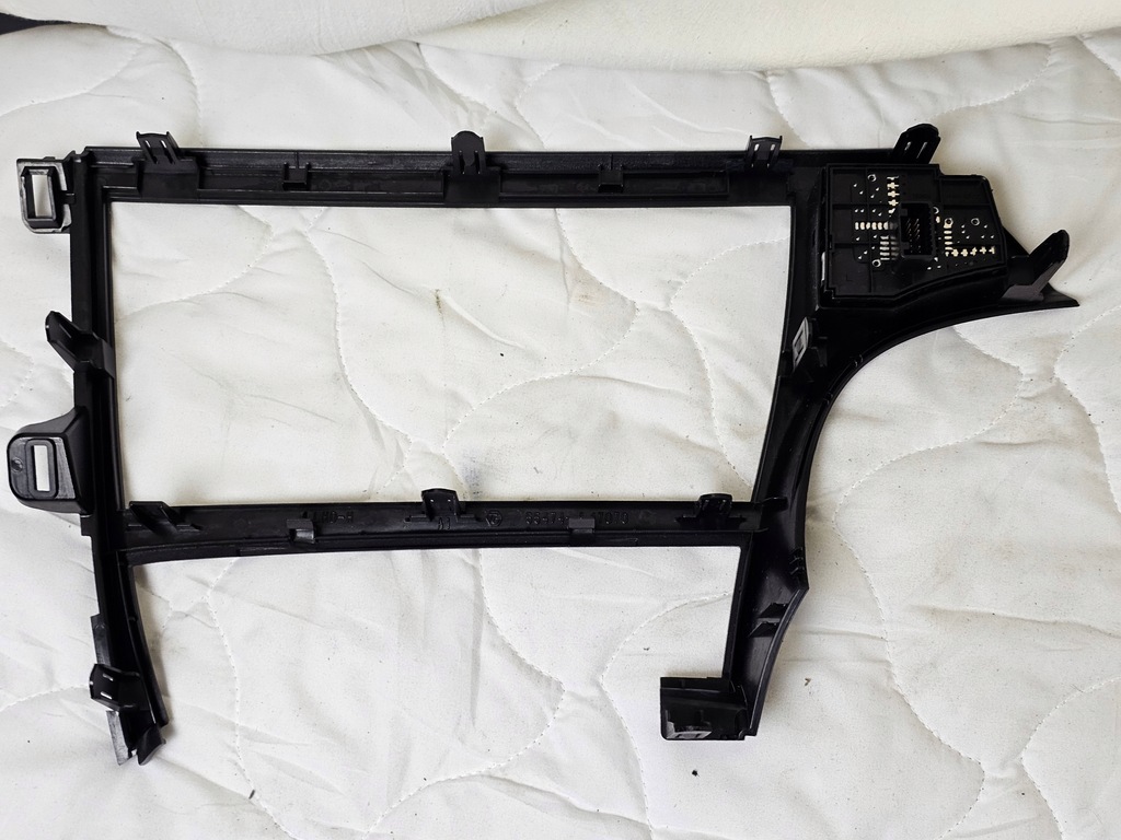 ΚΑΛΥΜΜΑ ΔΙΑΚΟΠΤΗΣ ΠΛΑΙΣΙΟΥ RADIO NAVI NAVIGATION TOYOTA PRIUS III 55474-47070 Product image