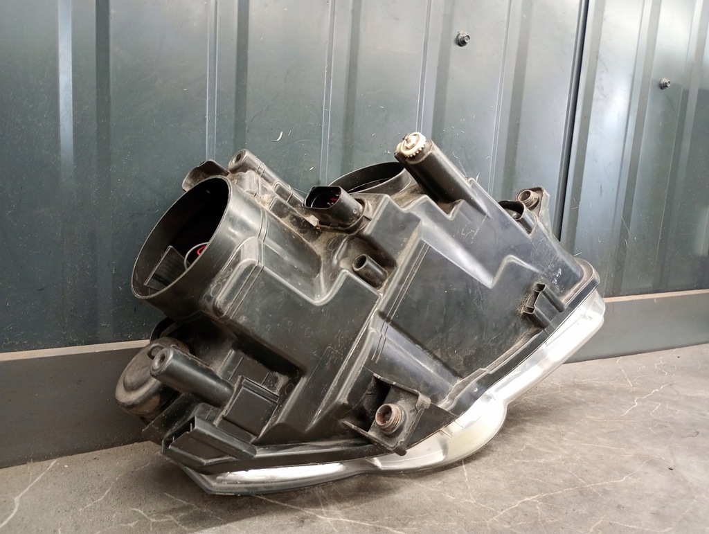3C0941005Q Αριστερά προβολέας VW Passat B6 Hella Product image