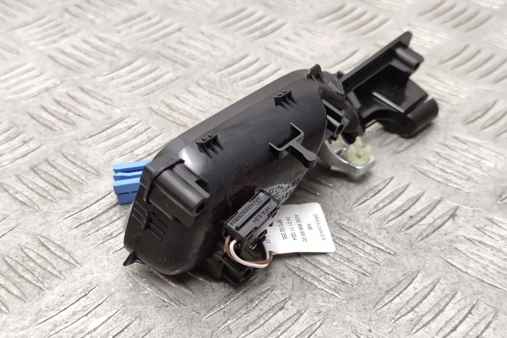 Πίσω αριστερή εσωτερική λαβή Mercedes-Benz GLE (W166) A1667600561 2.1L Product image