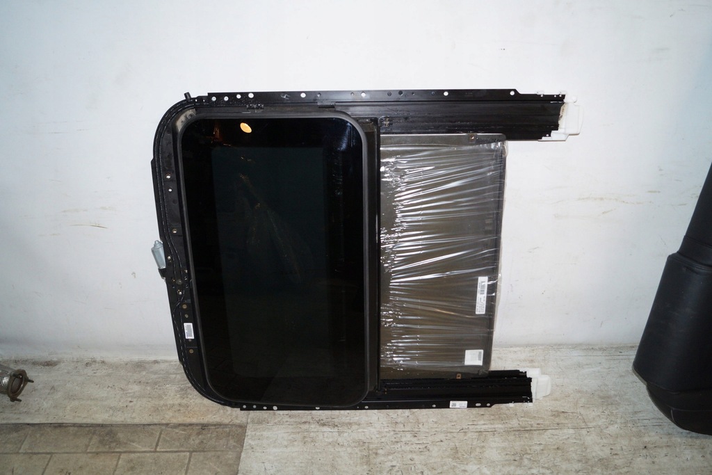AUDI A5 8T COMPLETE SUN ROOF 8T8877041E TB9 Product image