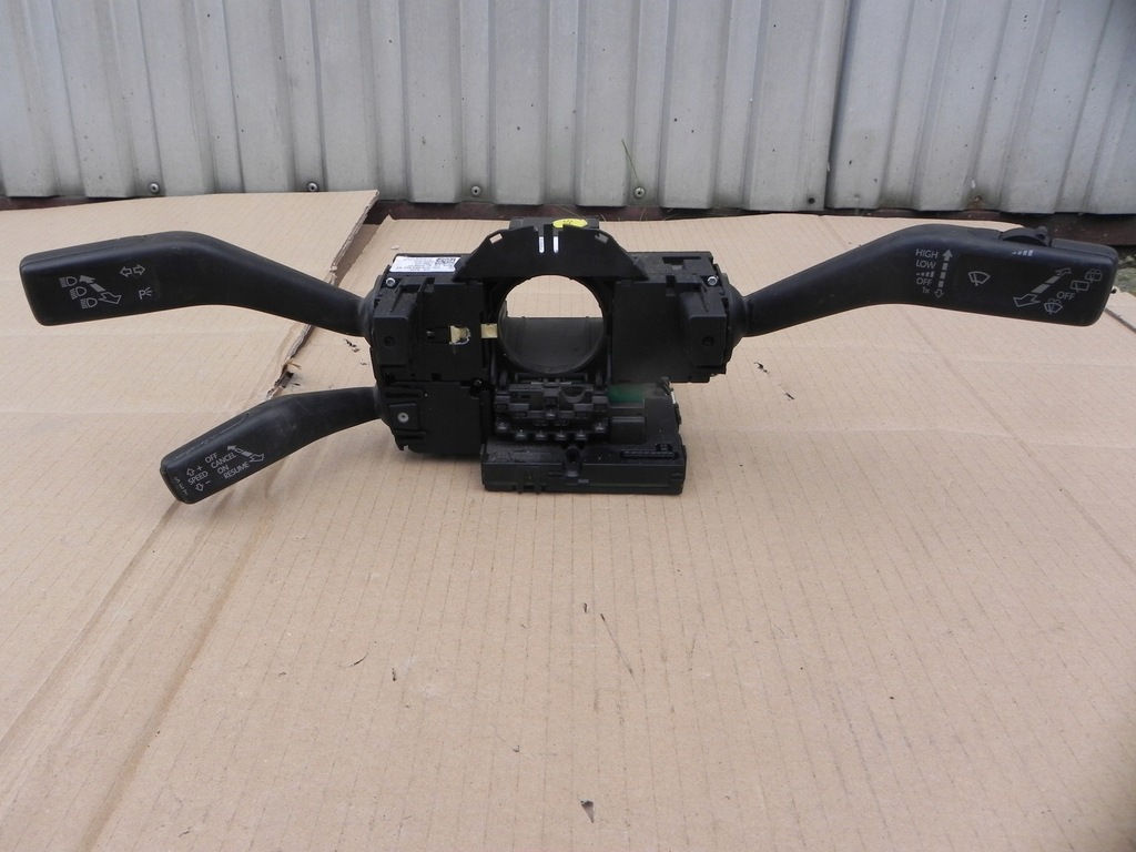 VW PASSAT B6 // ΔΙΑΚΟΠΤΗΣ CRUISE CONTROL 3C9953513R Product image