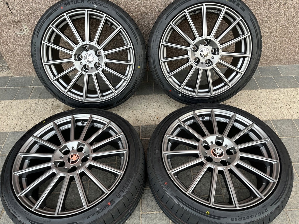 SKODA SUPERB III SUMMER WHEELS 235/40R19 AEZ NEW Product image