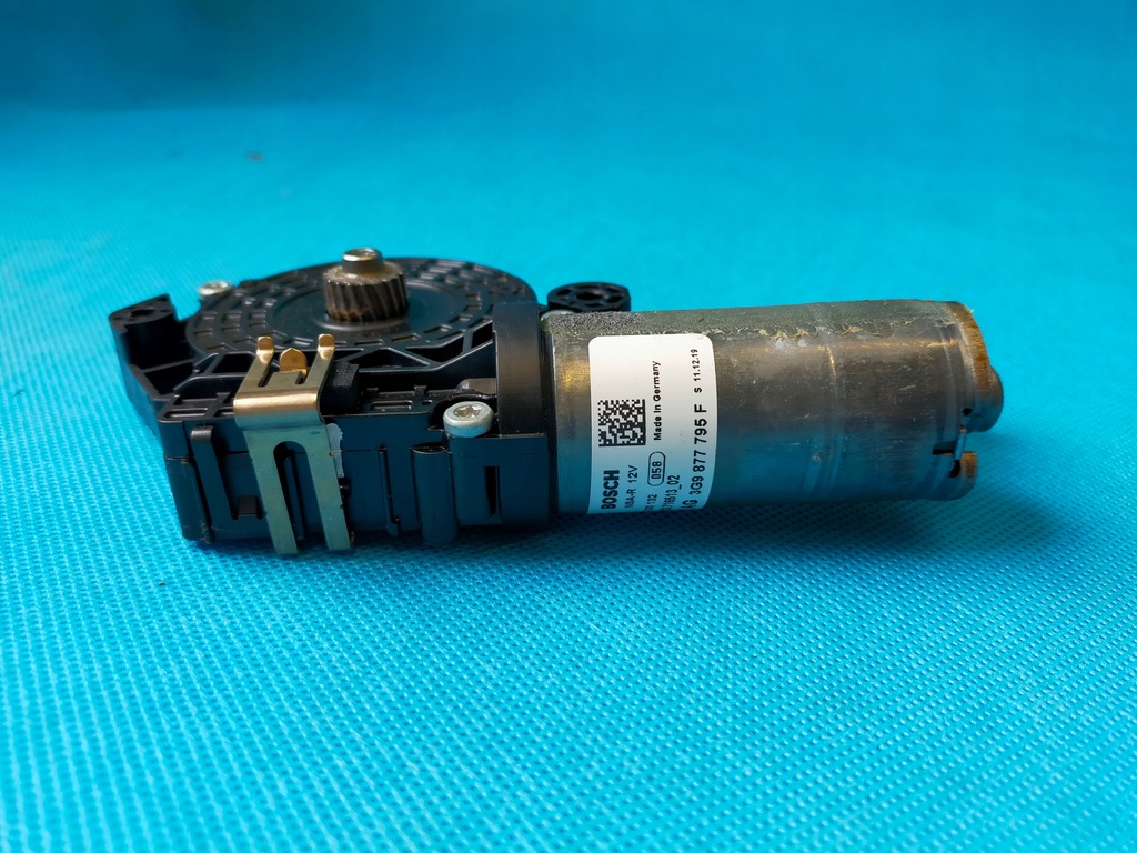 SKODA SUPERB 3 III FL 2.0FSI 200KW 2020R SUNROOF MOTOR 3G9877795F Product image