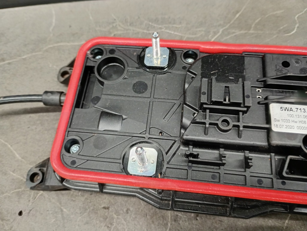 5WA713033AG VW Golf VIII Μετατοπίσεις Product image