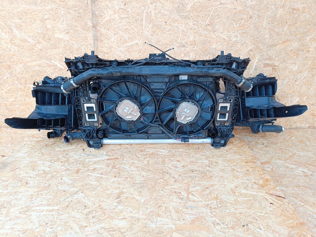 Porsche Cayenne E-Hybrid 2022R μπροστά στη χρωματική μάσκα M7Q 9Y 9Y0 Bumper Lamp Product image