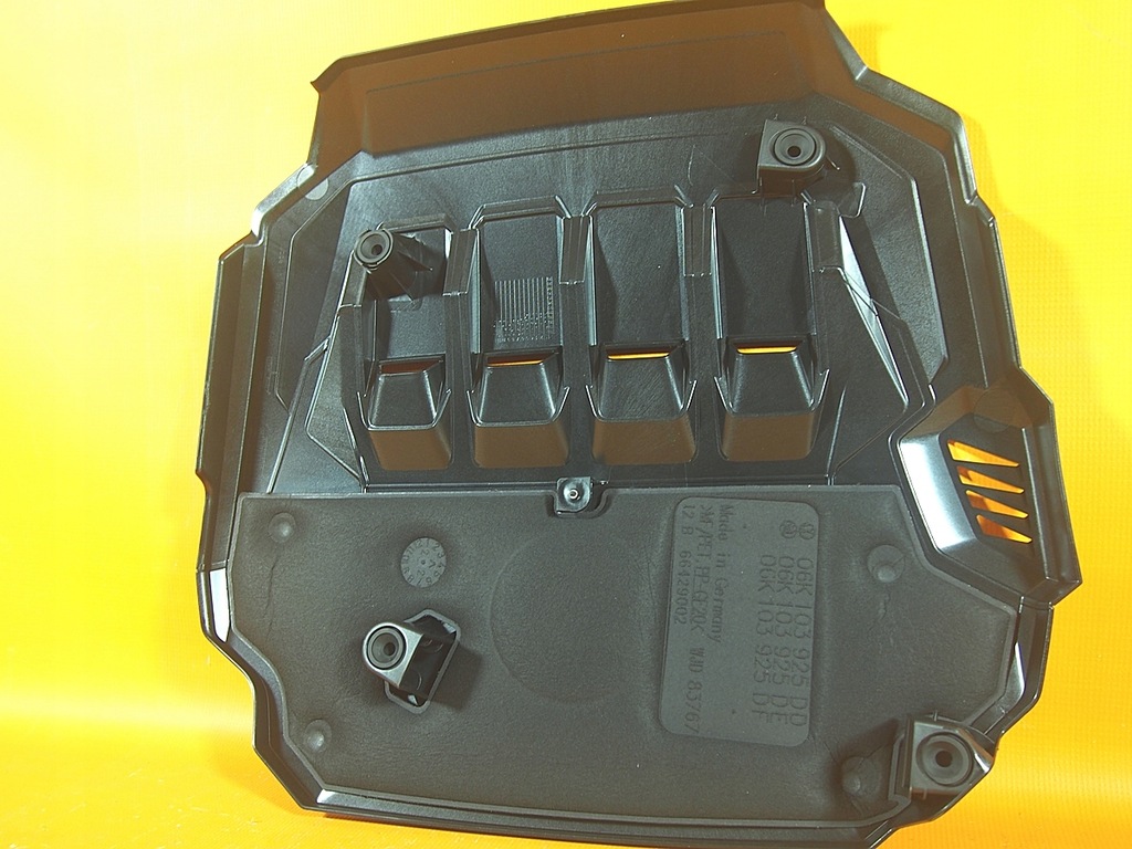 Audi Q3 83A SB 18KM Επάνω κάλυμμα κινητήρα 06k103925DD Product image