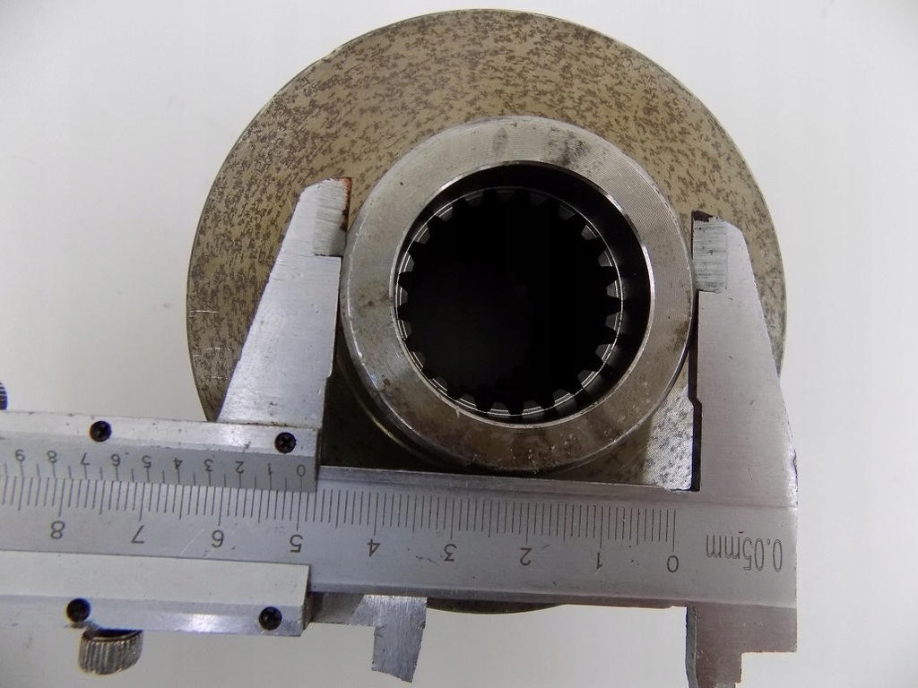 CNH HUB 84800125 CASE 2050 2040 2030 NEW HOLLAND 720CG Product image