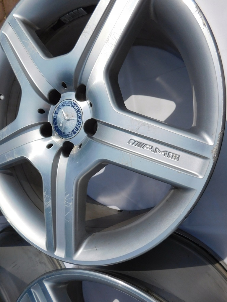 Mercedes W221 AMG ζάντες A2214012602 A2214012702 Product image