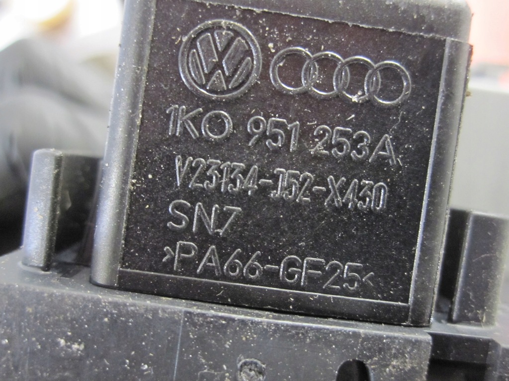 Volkswagen Caddy III 08R Μονάδα BSI 3C0937049AH 1K0951253A Ενότητα Product image