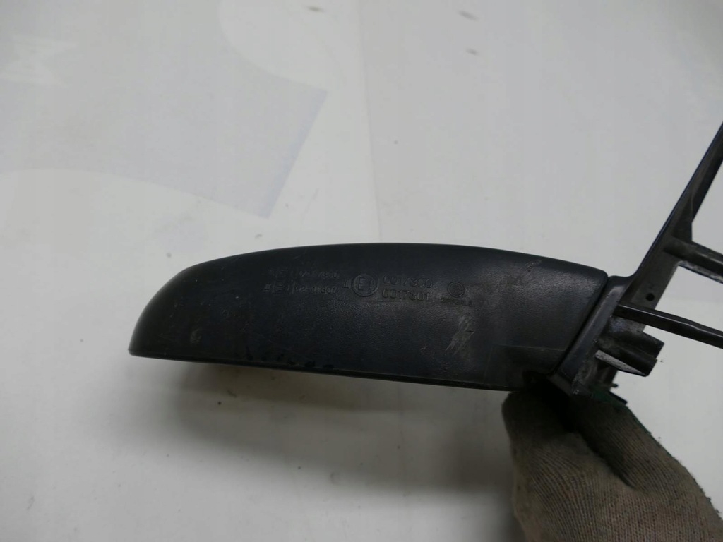 ΔΕΞΙΟΣ ΧΕΙΡΟΚΙΝΗΤΟΣ ΚΑΘΡΕΠΤΗΣ VW PASSAT B4 Product image