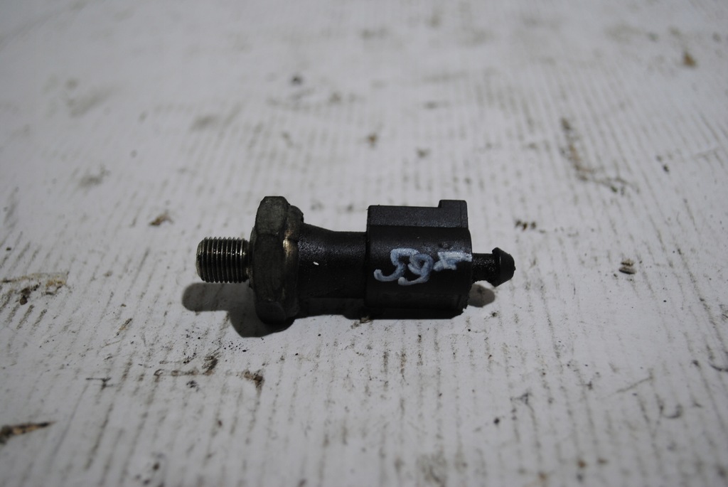 ΑΙΣΘΗΤΗΡΑΣ ΠΙΕΣΗΣ ΛΑΔΙΟΥ A3 8P 1.6 FSI 1J0973701 Product image