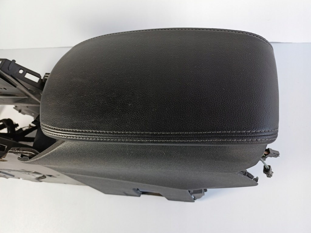 CITROEN DS5 CENTER TUNNEL ARRMREST EUROPE Product image