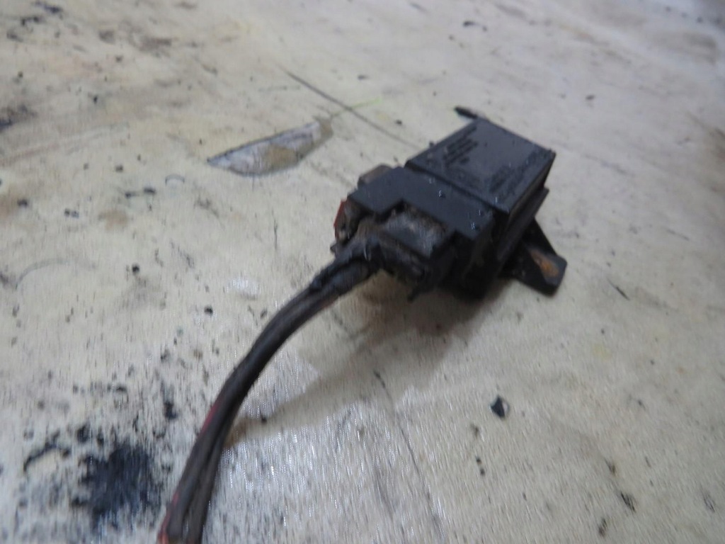 ΑΙΣΘΗΤΗΡΑΣ ΠΙΕΣΗΣ ΕΛΑΣΤΙΚΩΝ JEEP WK 3.0 CRD 56044729AC Product image