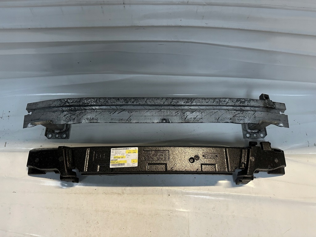 Audi TT προφυλακτήρας 8J0807109 Product image