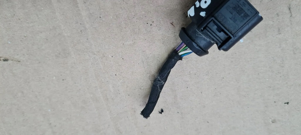 ΚΥΒΟΣ ΚΙΝΗΤΗΡΑΣ A5 8W PLUG 4H0973713 A4 B9 8W Q5 Q3 Product image
