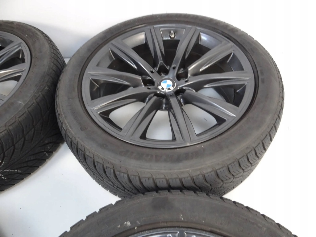 4 x BMW 5 G30 G31 RIMS 6874440 8Jx18 IS30 με ελαστικά Goodyear Product image