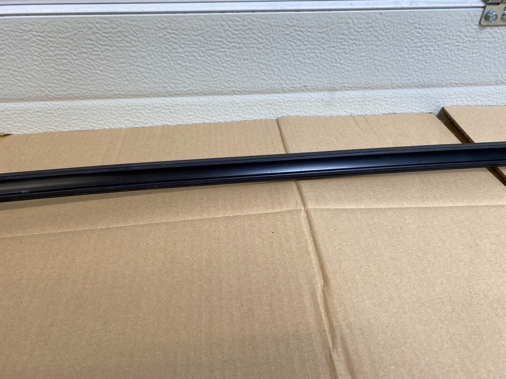 BMW E39 COMBI LOF RIP, ΔΕΞΙΑ, ΜΑΥΡΟ Product image