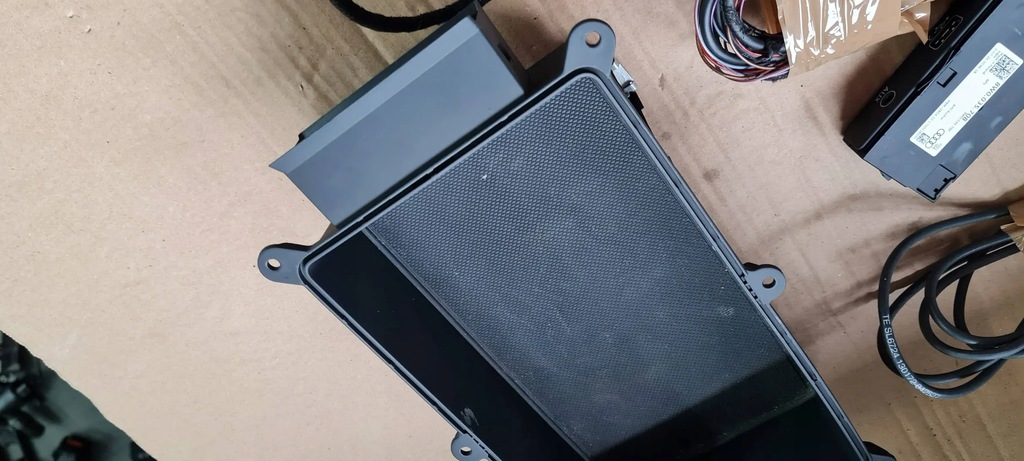 A5 ΦΟΡΤΙΣΤΗΣ 8W ΘΥΡΑ USB ΤΟΠΟΘΕΤΗΣΗ ΚΑΛΩΔΙΩΝ 8W0035708A A4 B9 8W Product image