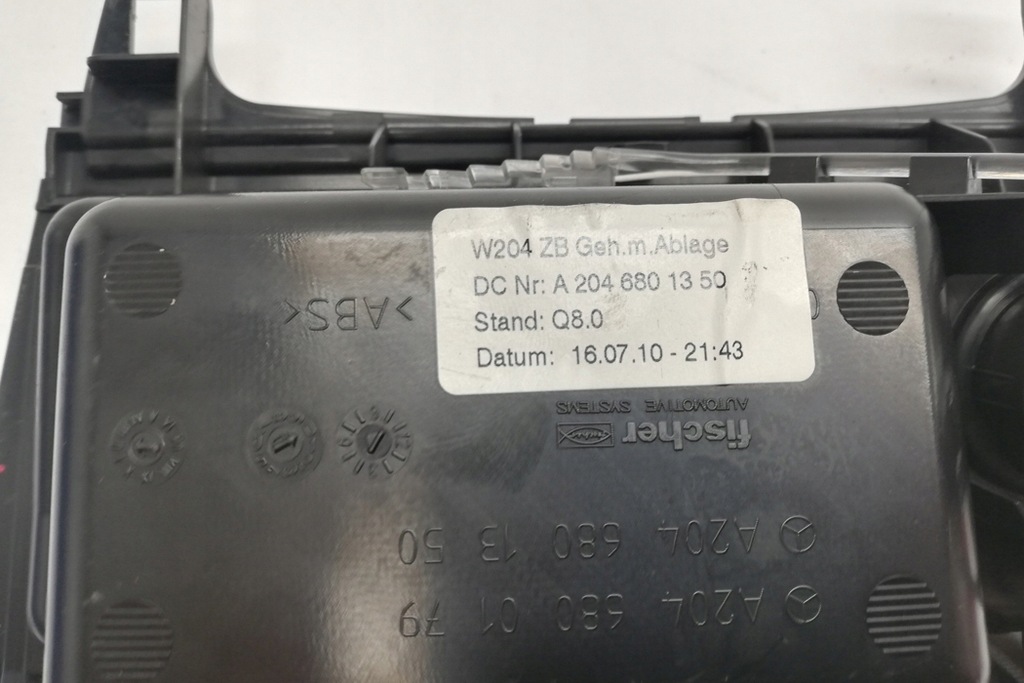Mercedes-Benz C Ashtray (W204) A2046801350 2.1L Diesel 100kW 2011 Product image