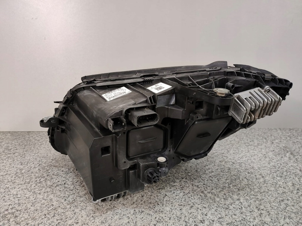 MERCEDES C CLASS W205 ΜΠΡΟΣΤΙΝΟ ΦΩΤΙΣΤΙΚΟ LED ΕΠΙΔΟΣΕΙΣ ΔΕΞΙΟ FV Product image