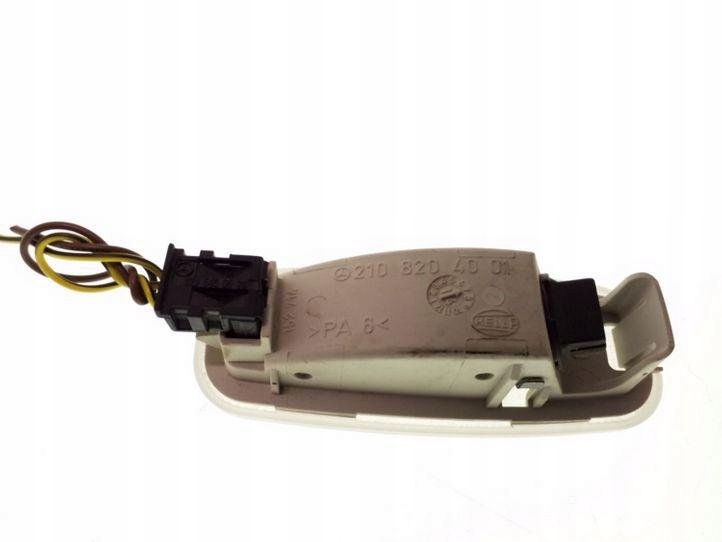 A2108204001 MERCEDES-BENZ Αριστερό φτερό φλας Product image