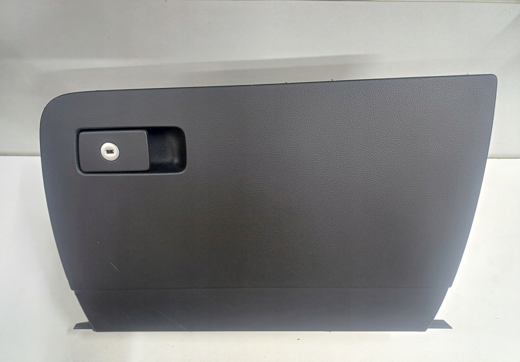 Θλίψη επιβατών VW Passat B8 Black Europe Product image