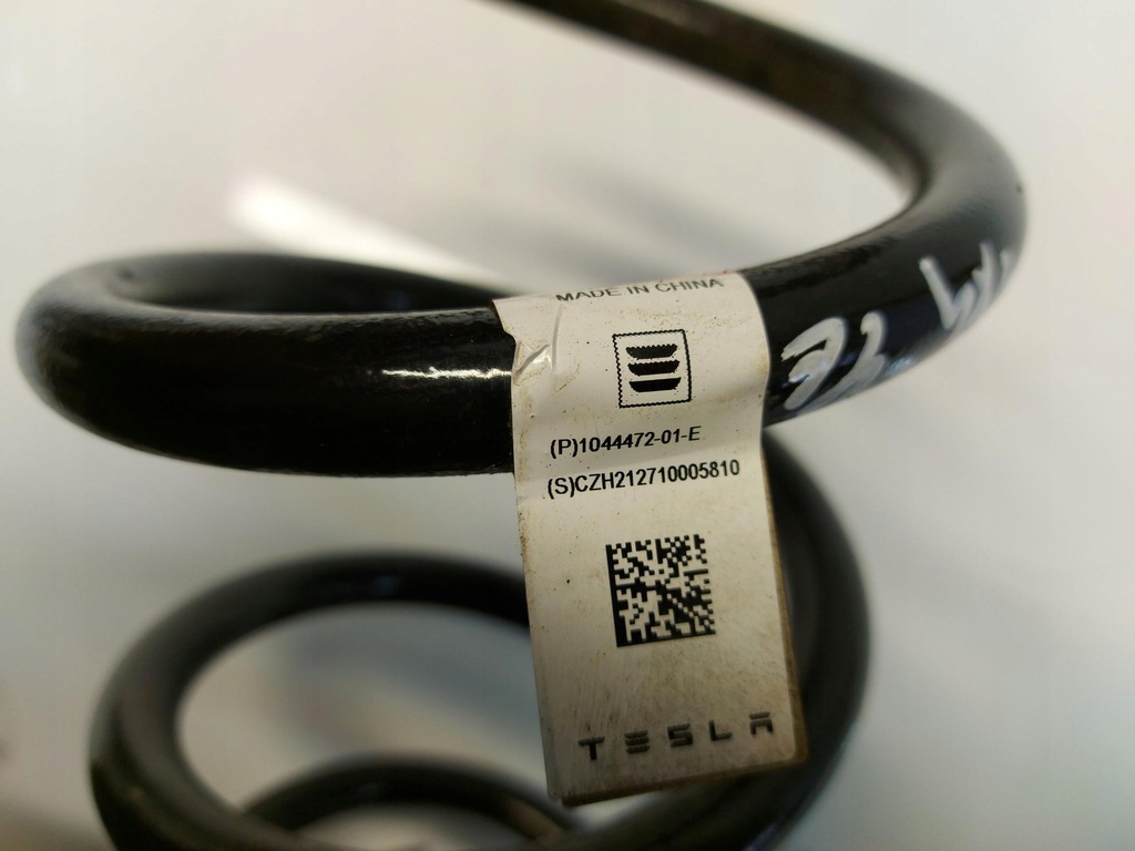 TESLA MODEL 3 ελατήριο ανάρτησης πίσω αριστερά ή δεξιά 1044472-01-e Product image