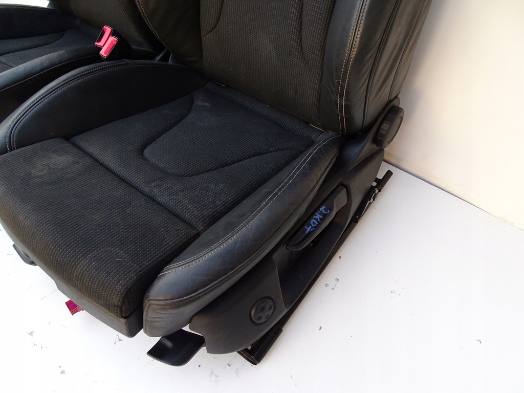 ΚΑΘΙΣΜΑΤΑ ΜΠΡΟΣΤΑ ΚΑΘΙΣΜΑΤΑ ΠΙΣΩ ΣΕΤ AUDI A4 B8 08-15 R SEDAN S-LINE SLINE Product image