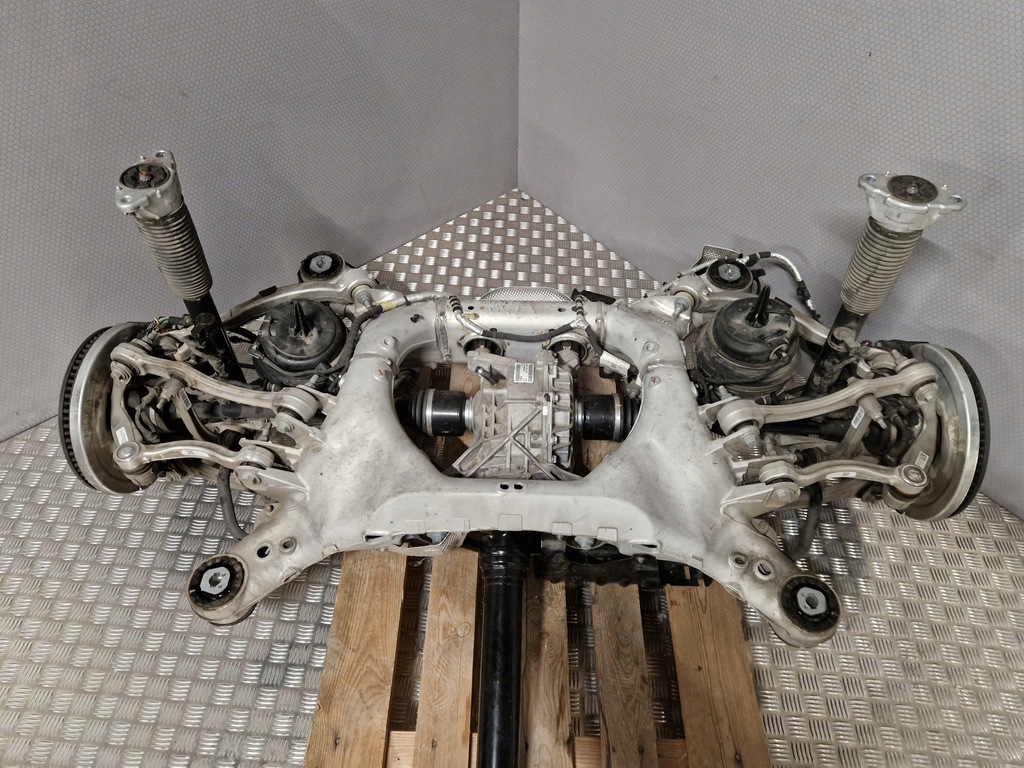 ΠΙΣΩ ΑΝΑΡΤΗΣΗ ΠΑΓΚΟΣ ΑΞΟΝΑΣ SLEDGE BOARD RANGE ROVER SPORT III 3 L461 2022- Product image
